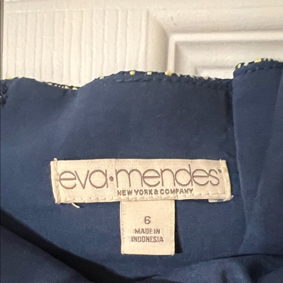 Eva Mendes-NY&Co Blue High-Waist Textured Skirt with Belt & Pockets - Picture 3 of 8